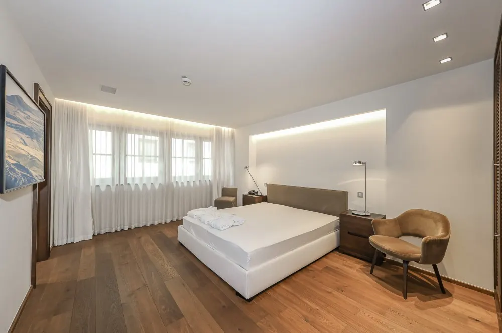 KITZIMMO-Luxus-Suite mit Zugang in ein 5-Sterne-Hotel - Immobilien Kitzbühel.