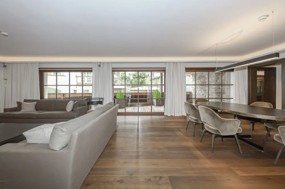 KITZIMMO-Luxus-Suite mit Zugang in ein 5-Sterne-Hotel - Immobilien Kitzbühel.