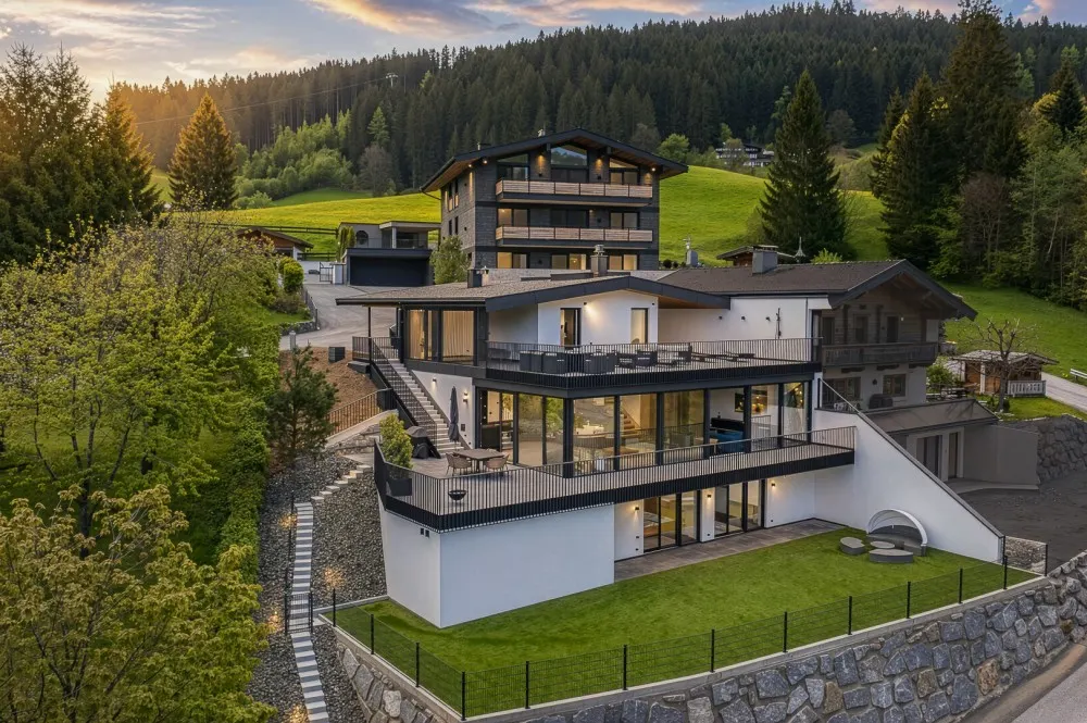 KITZIMMO-exklusive Villa in unverbaubarer Toplage kaufen - Immobilien Kirchberg.