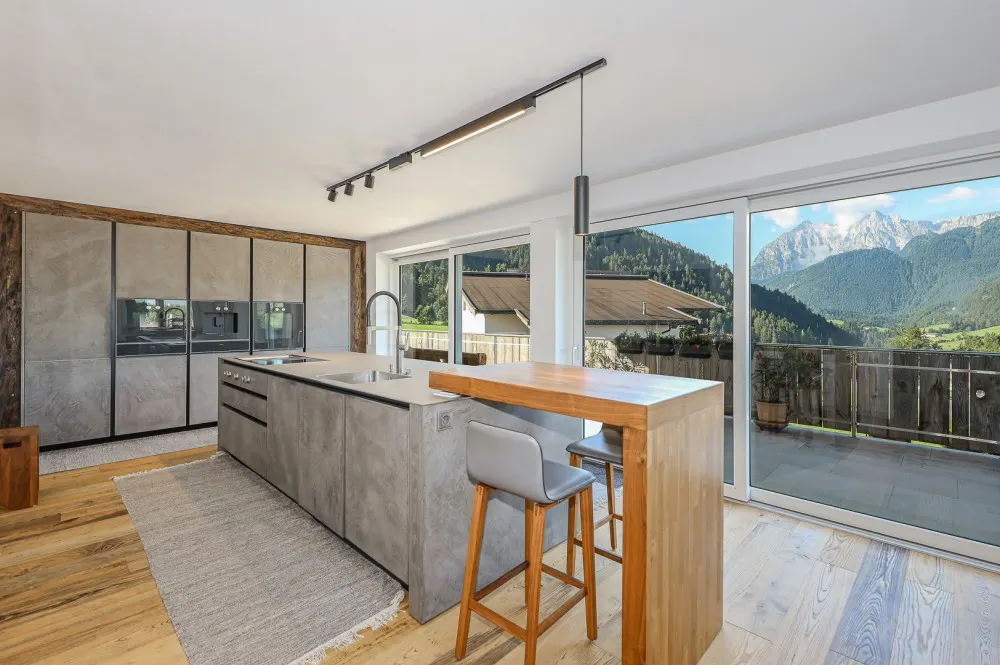 KITZIMMO-Großzügige Landhausvilla mit traumhaftem Kaiserblick kaufen - Immobilien Schwendt.