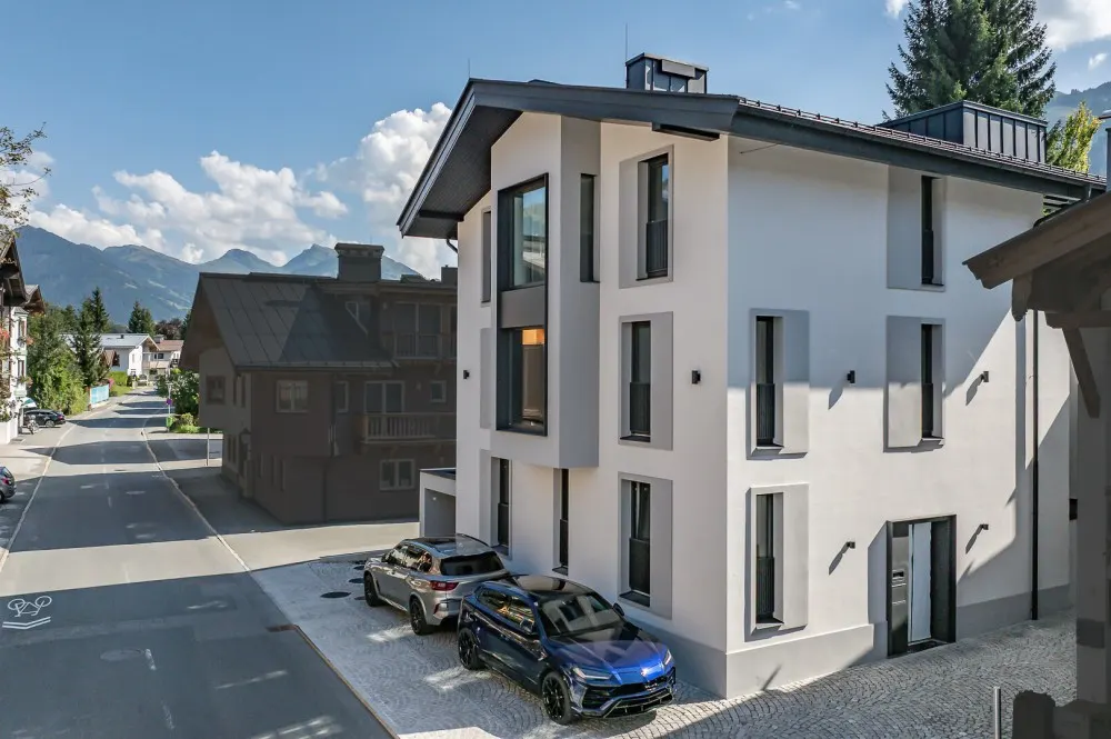 KITZIMMO-Luxuriöse Stadtvilla im Herzen von Kitzbühel kaufen - Immobilien KITZIMMO.
