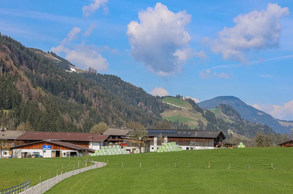 KITZIMMO-Landhaus in Toplage kaufen - Immobilien Aurach bei Kitzbühel.