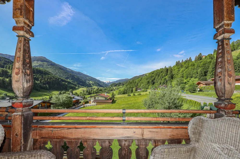 KITZIMMO-Dachgeschosswohnung im Bauernhaus mit touristischer Widmung - Immobilien Jochberg.