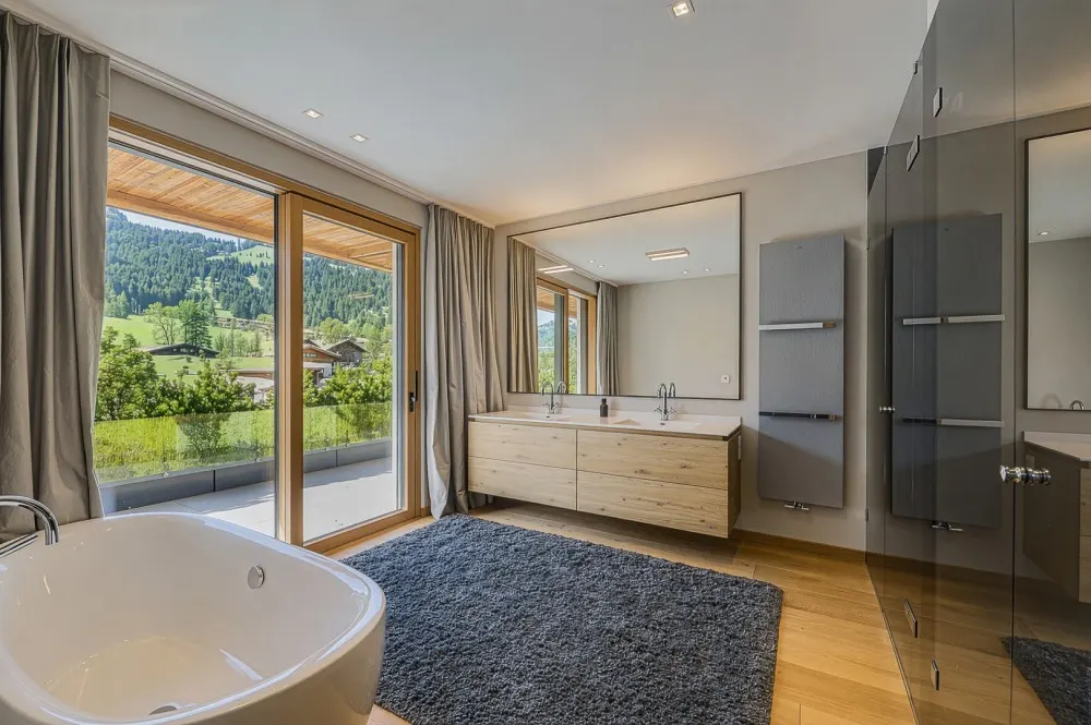 KITZIMMO-Luxusvilla mit Indoorpool in Toplage - Immobilien Kitzbühel.