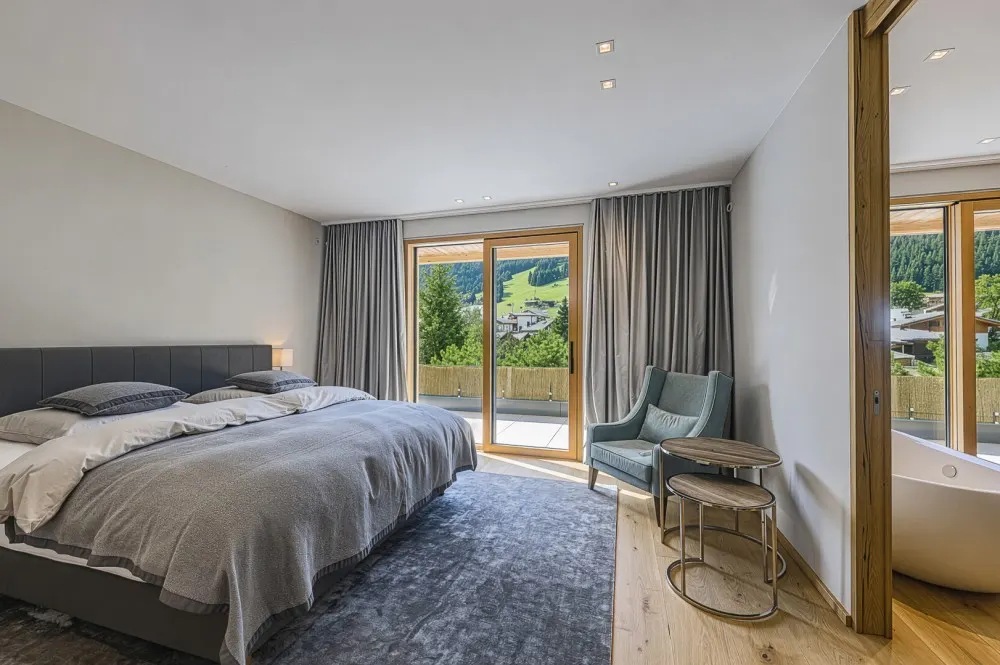 KITZIMMO-Luxusvilla mit Indoorpool in Toplage - Immobilien Kitzbühel.
