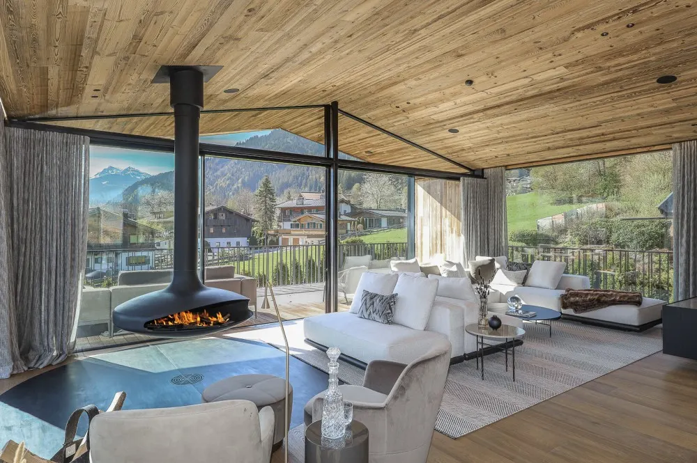 KITZIMMO-Luxusvilla mit Pool am Hahnenkamm - Immobilien Kitzbühel.