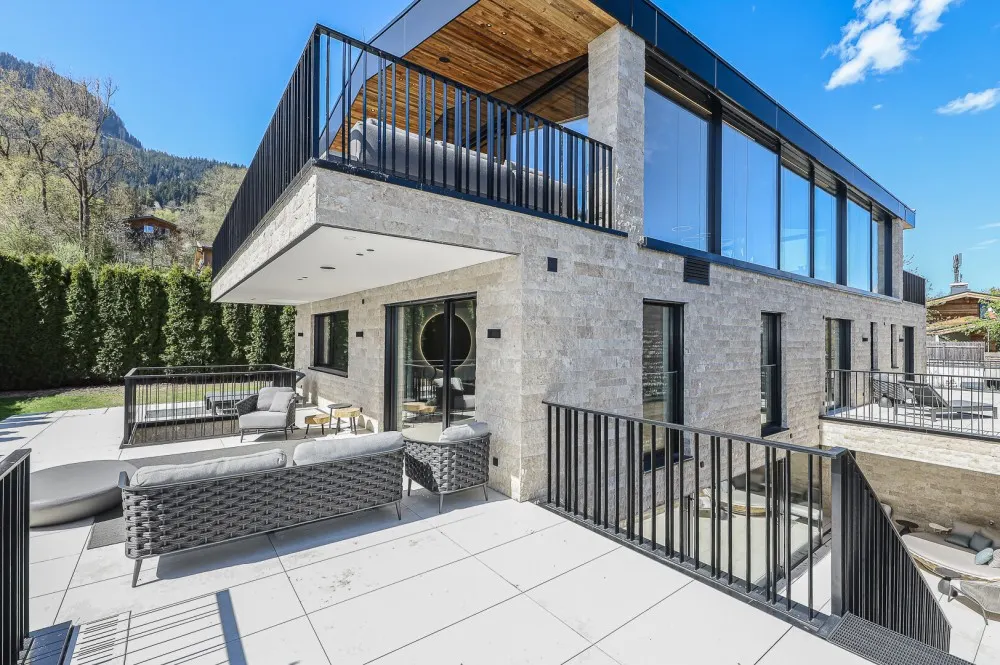 KITZIMMO-Luxusvilla mit Pool am Hahnenkamm - Immobilien Kitzbühel.