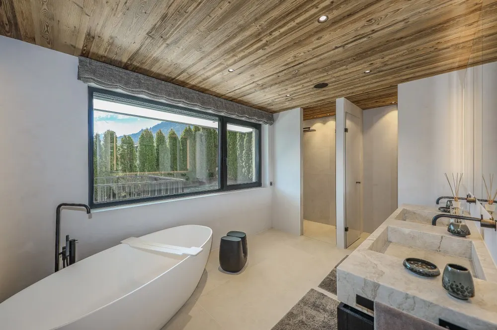 KITZIMMO-Luxusvilla mit Pool am Hahnenkamm - Immobilien Kitzbühel.