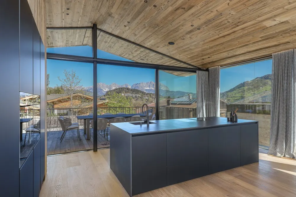 KITZIMMO-Luxusvilla mit Pool am Hahnenkamm - Immobilien Kitzbühel.