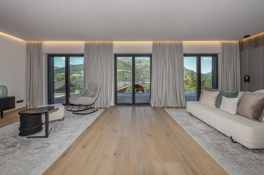 KITZIMMO-Einzigartige Luxusvilla mit Gästehaus in prominenter Toplage - Immobilien Aurach.