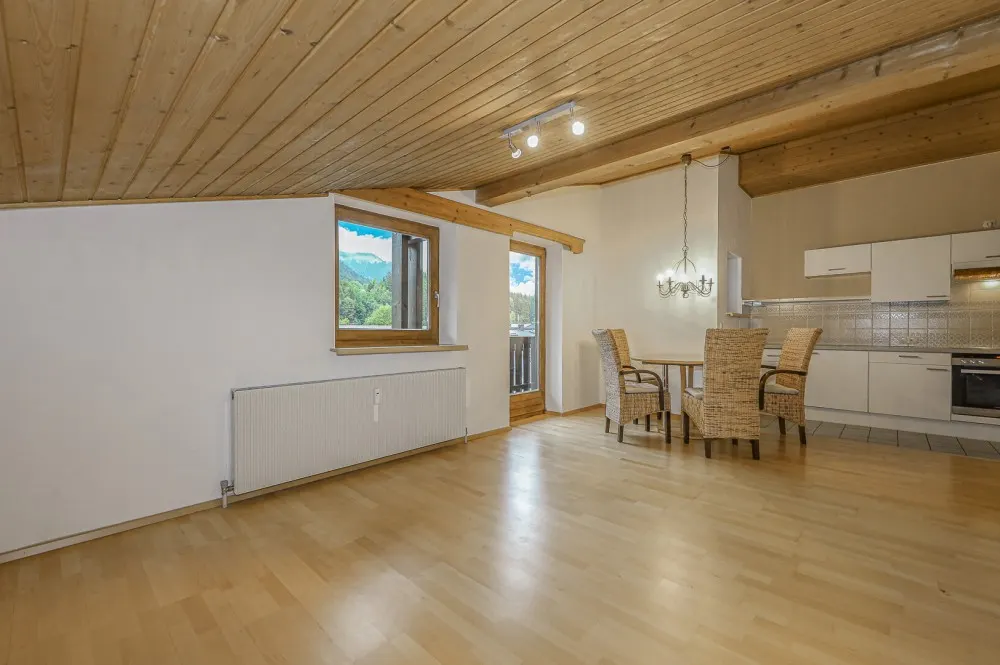 KITZIMMO-Dachgeschosswohnung mit Bergblick kaufen - Immobilien Kitzbühel.