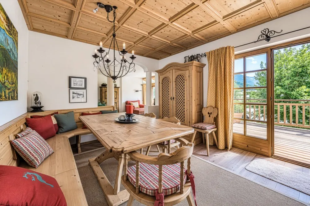 KITZIMMO-Großzügige Wohnung mit schönem Ausblick in Zentrumslage - Immobilien Kitzbühel.
