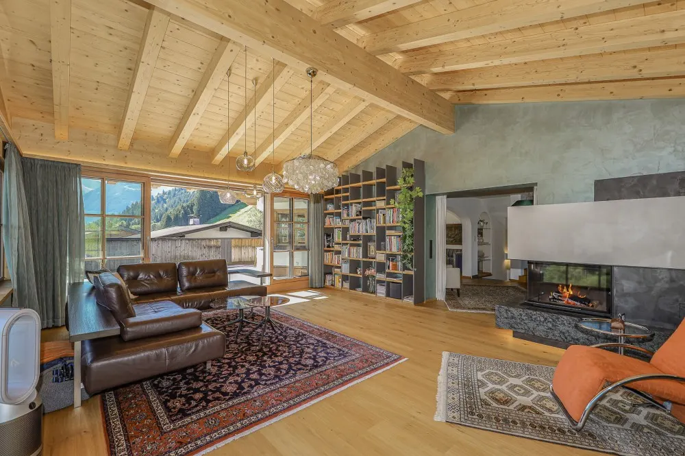 KITZIMMO-Exklusives Landhaus in traumhafter & unverbaubarer Aussichtslage - Immobilien Kitzbühel.-16