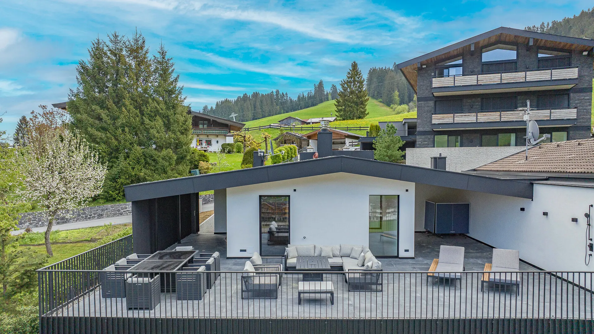 KITZIMMO-exklusive Villa in unverbaubarer Toplage kaufen - Immobilien Kirchberg.-4