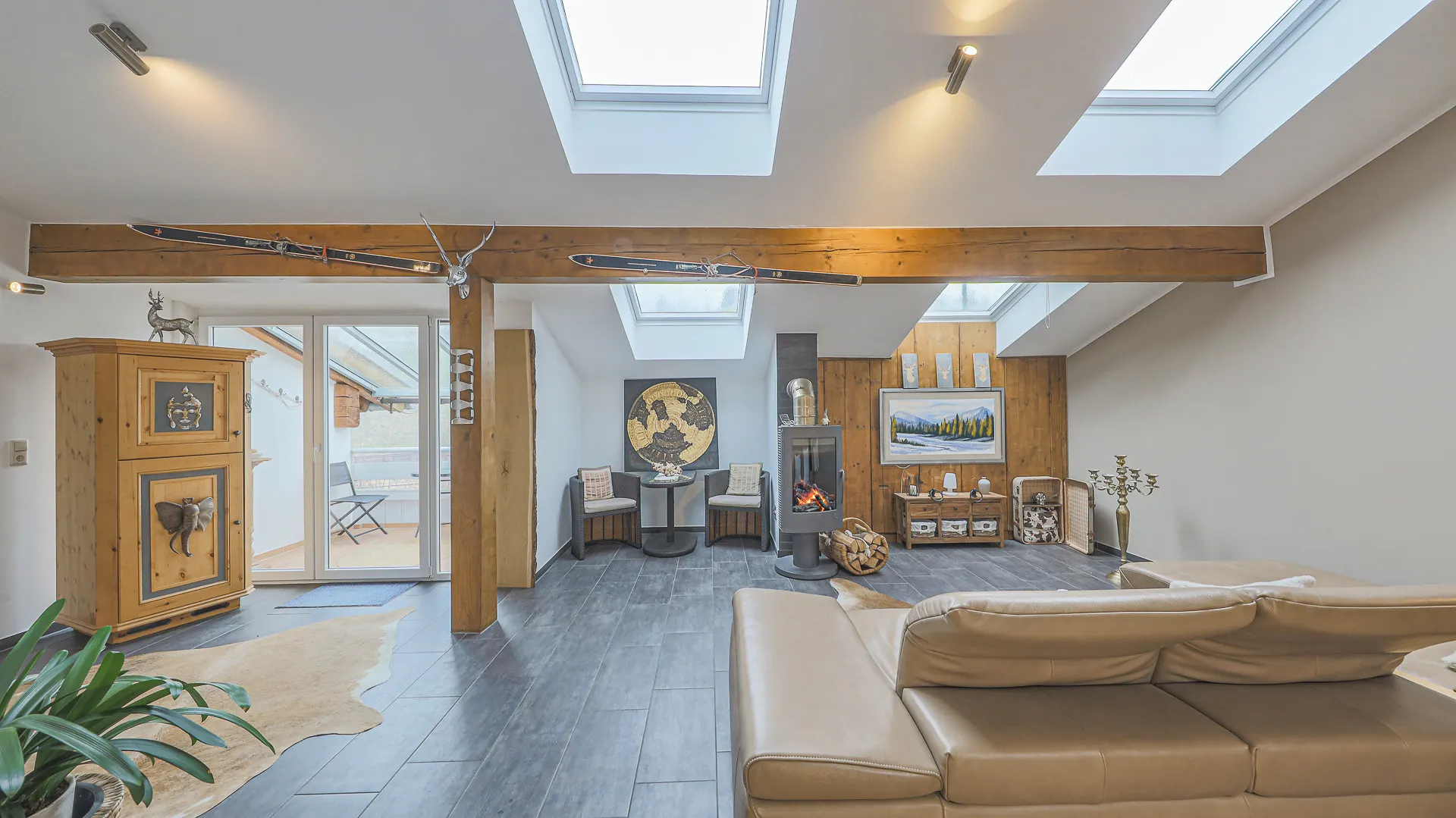 KITZIMMO-exklusive Dachgeschosswohnung kaufen - Immobilien Kitzbühel.