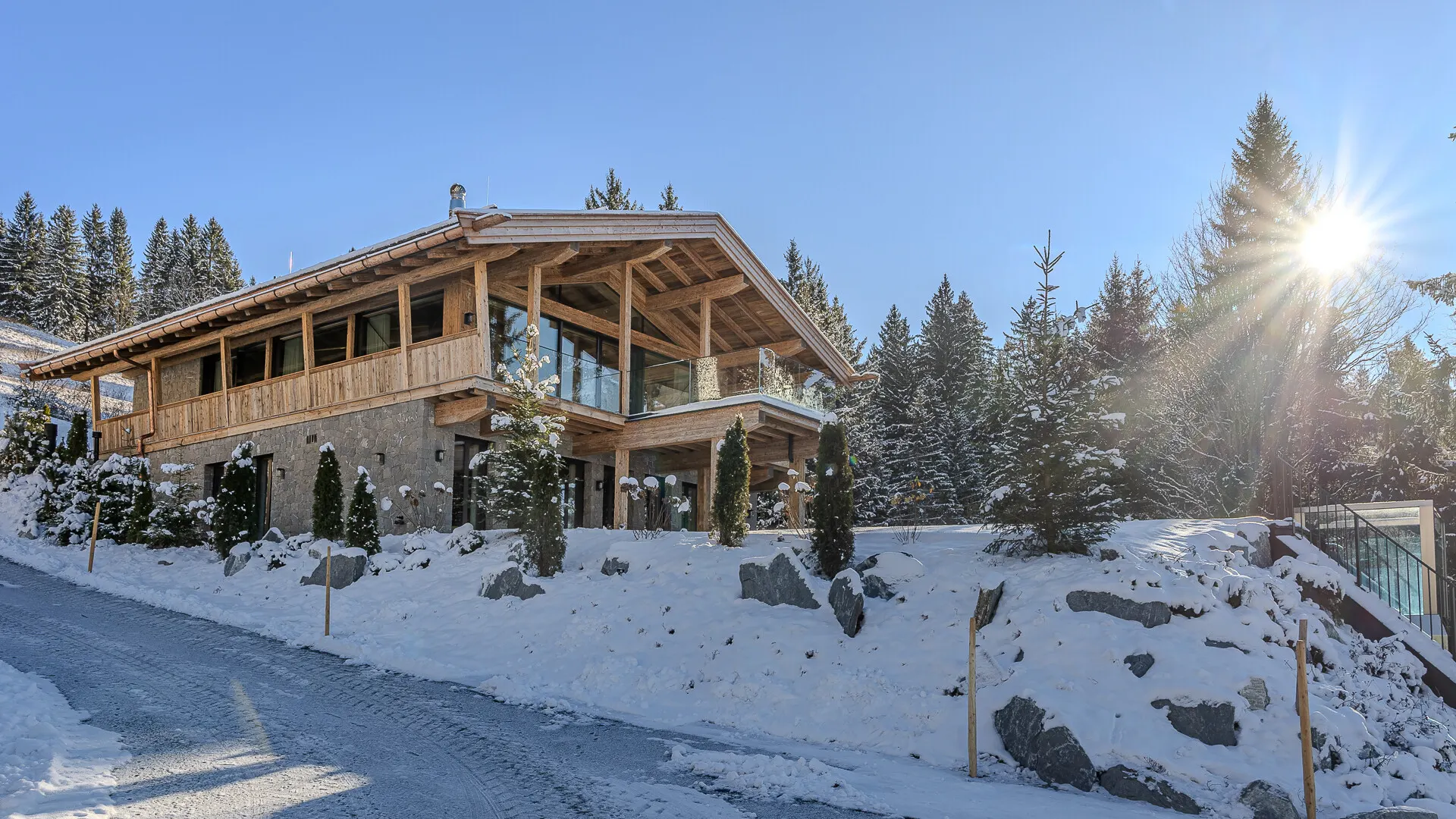 KITZIMMO-THE SHAPE OF WATER - Luxusvilla in prominenter Toplage - Immobilien Kitzbühel.