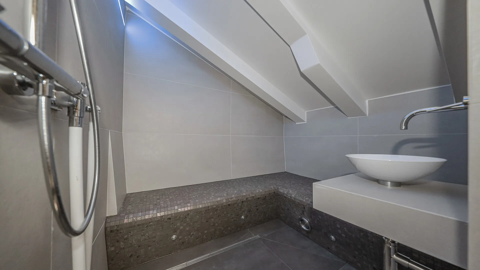 KITZIMMO-Renovierte Luxus Dachgeschosswohnung - Immobilien Kitzbühel.