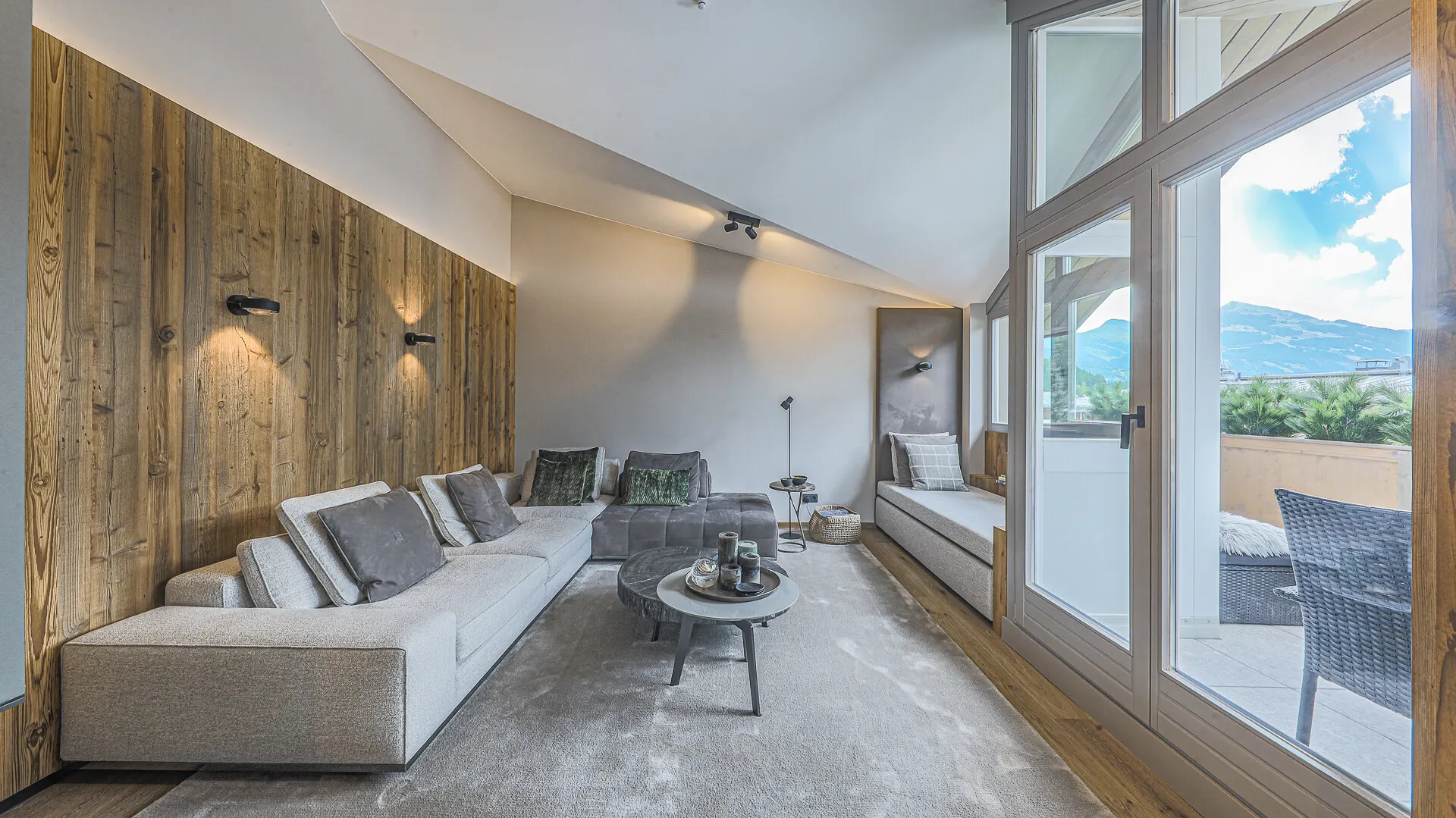 KITZIMMO-Luxus-Penthouse mit Steif-Blick in sonniger Ruhelage - Immobilien Kitzbühel.-3