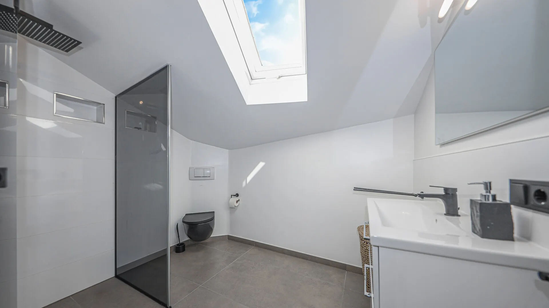 KITZIMMO-Exklusives Haus in sonniger Lage kaufen - Immobilien Kitzbühel.-24