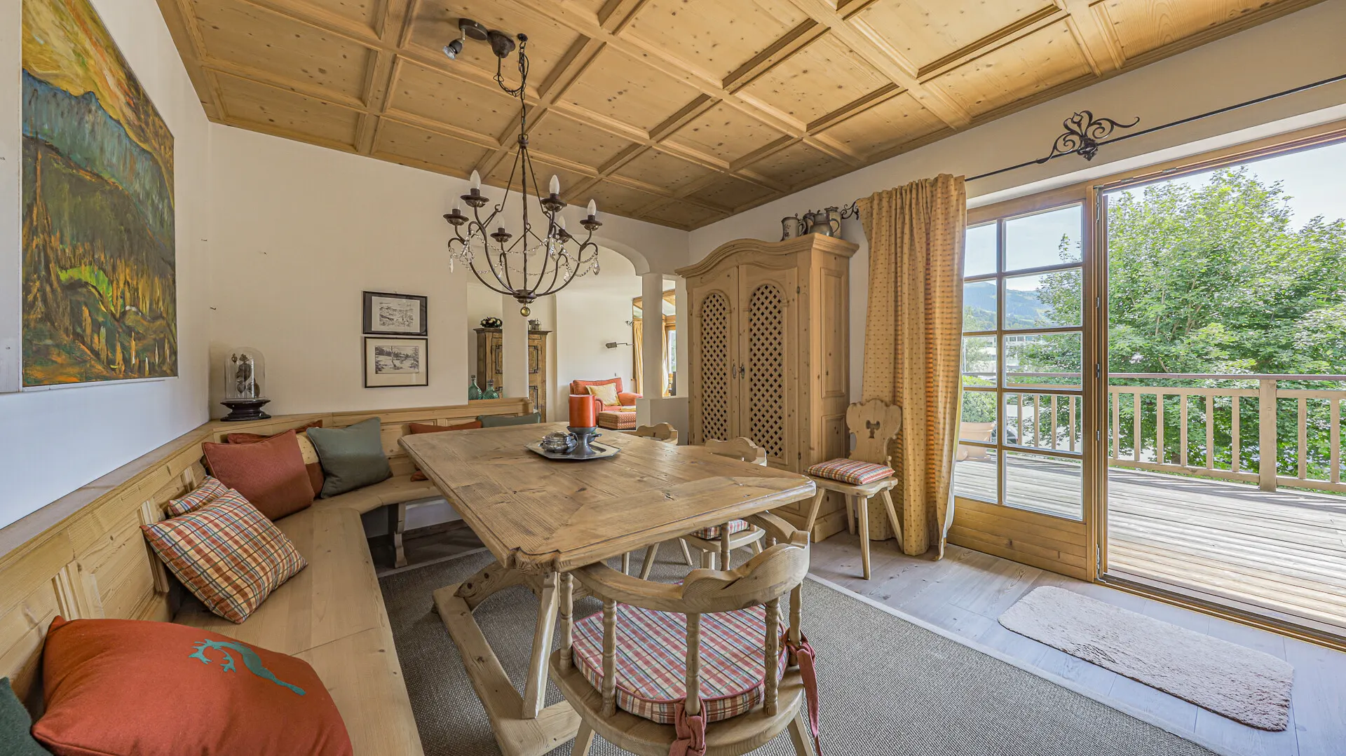 KITZIMMO-Großzügige Wohnung mit schönem Ausblick in Zentrumslage - Immobilien Kitzbühel.-2