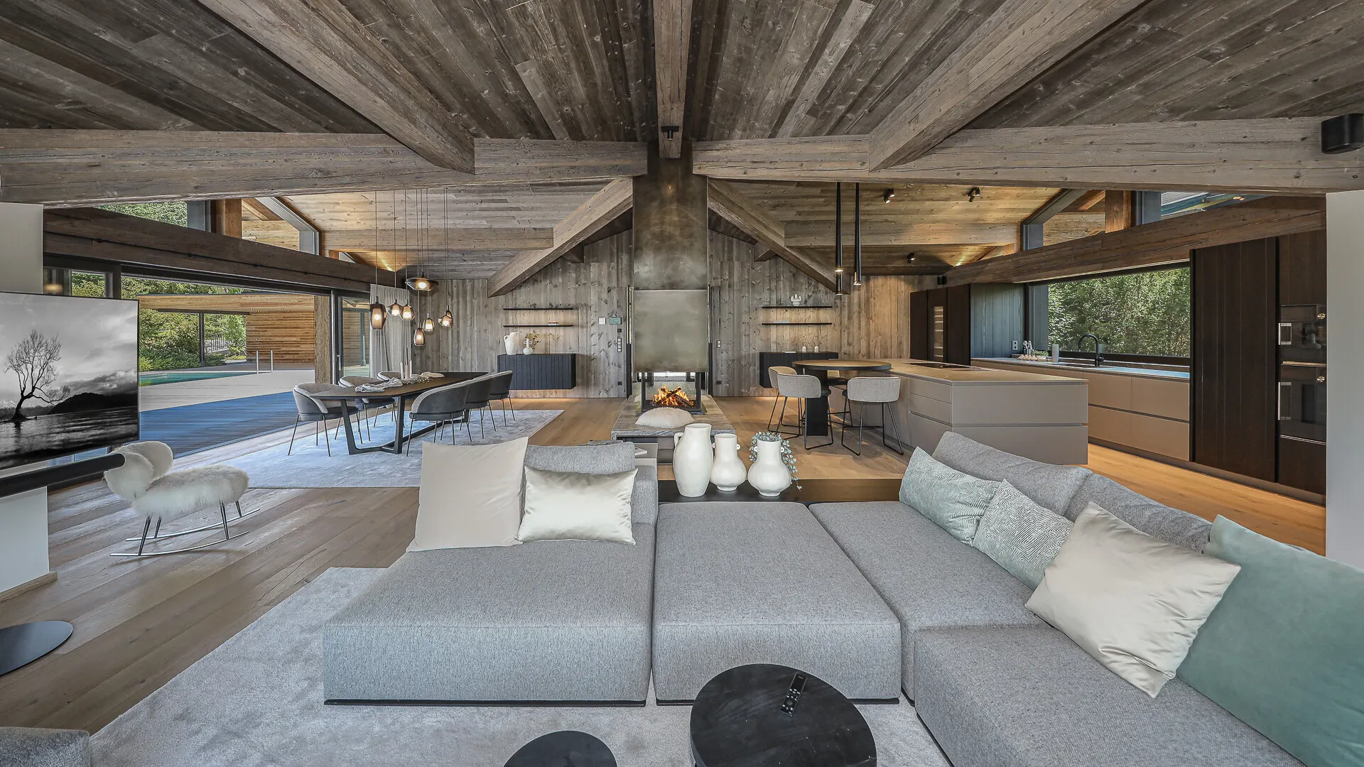 KITZIMMO-Einzigartige Luxusvilla mit Gästehaus in prominenter Toplage - Immobilien Aurach.
