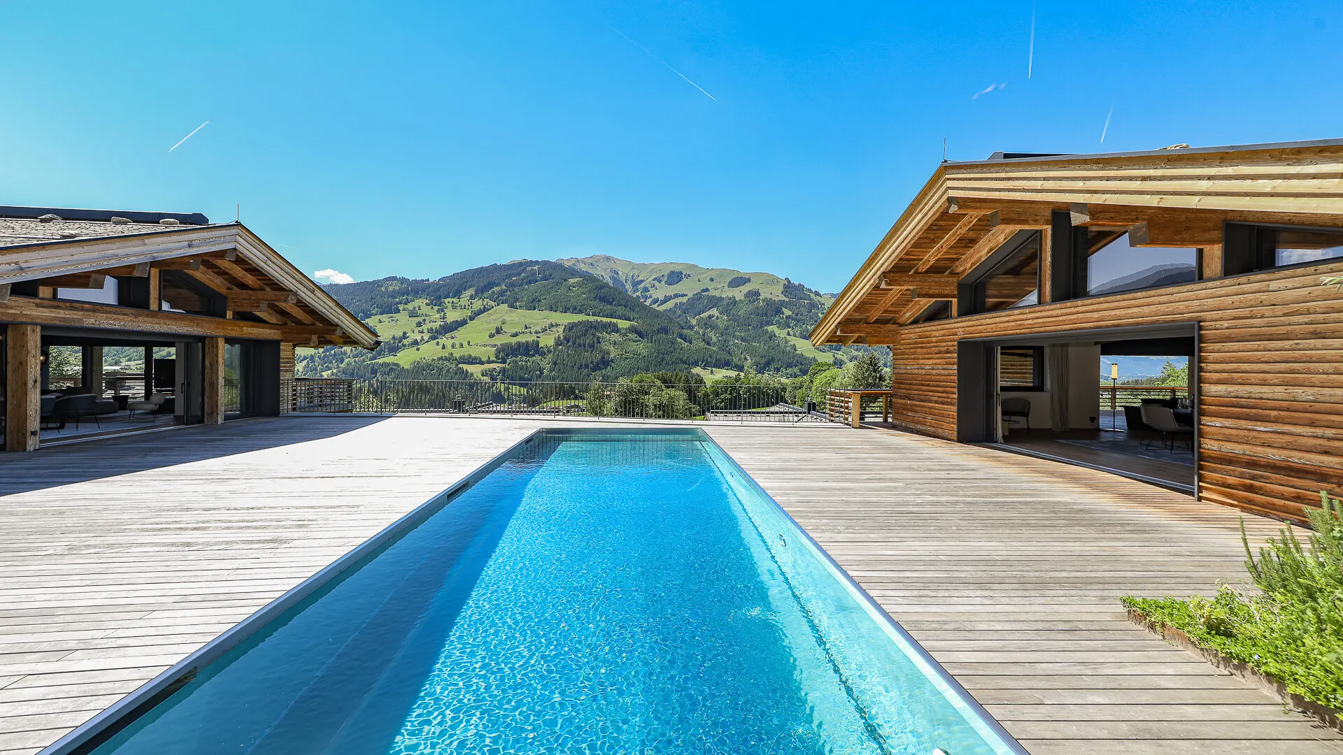 KITZIMMO-Einzigartige Luxusvilla mit Gästehaus in prominenter Toplage - Immobilien Aurach.