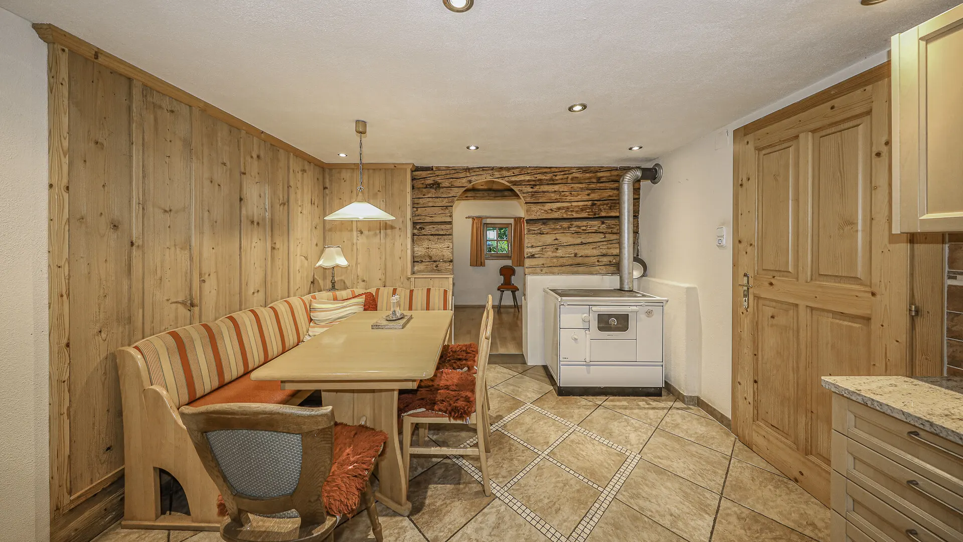 KITZIMMO-Historischen Anwesen mit 3.800 m² Grund in Ruhelage - Immobilien Jochberg.-7