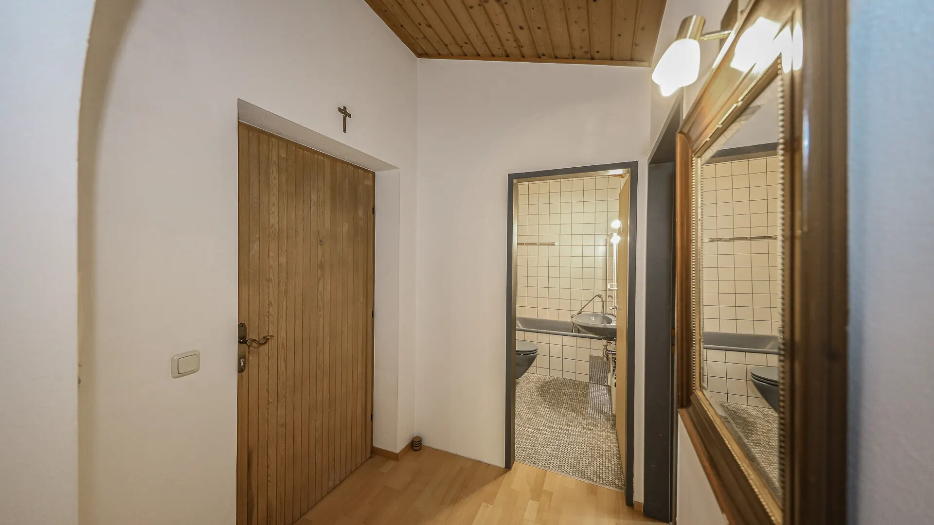 KITZIMMO-Dachgeschosswohnung mit Bergblick kaufen - Immobilien Kitzbühel.