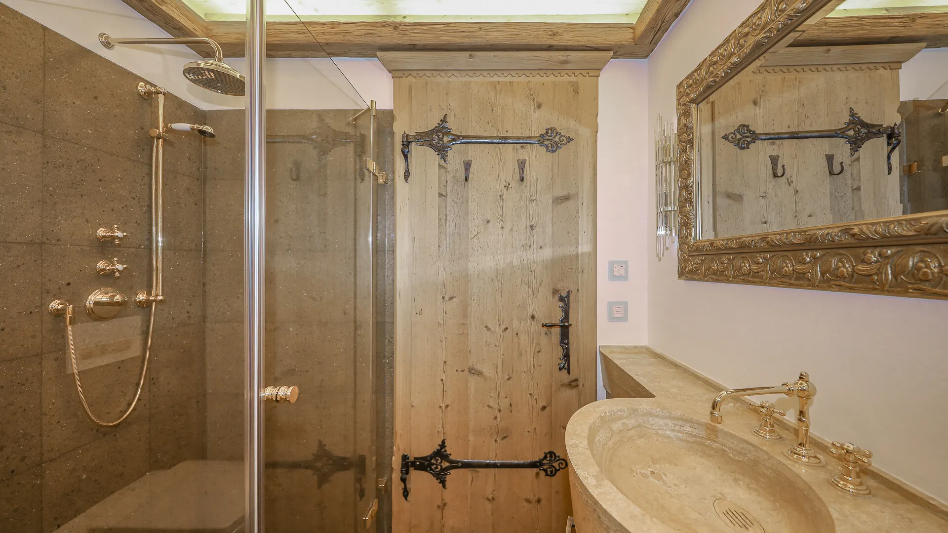 KITZIMMO-Exklusive Luxusvilla mit Freizeitwohnsitz auf der Bichlalm - Immobilien Kitzbühel.