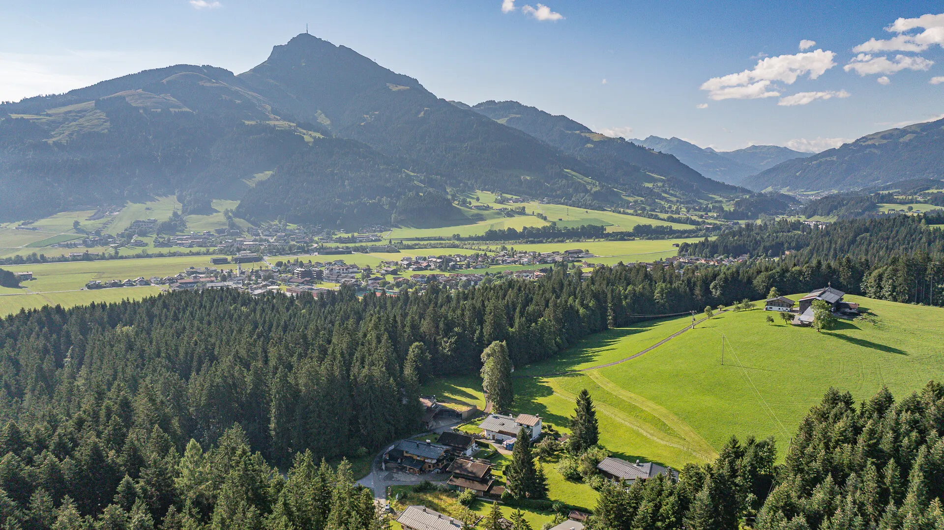 KITZIMMO-Grundstück mit Baugenehmigung für ein exklusives Chalet - Immobilien Oberndorf.